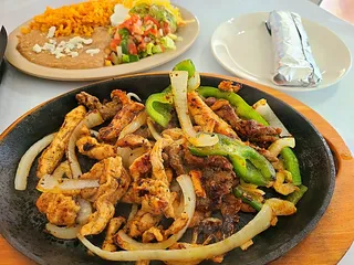 Los Reyes Mexican Grill