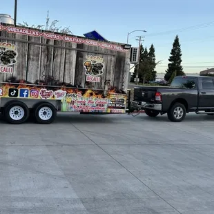 Tacos Decalli trailer