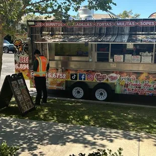 Tacos Decalli new trailer