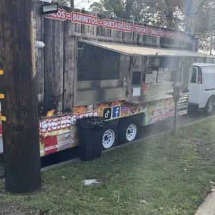 Tacos Decalli Trailer