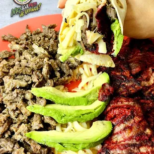 Is this what love looks like? ‍
Monterrey 400 = A meat-lovers favorite