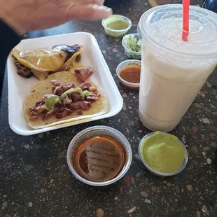 Tacos w/horchata