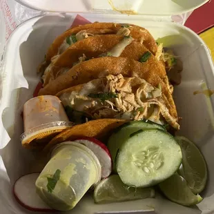 Pollo Quesatacos