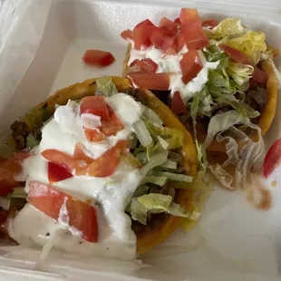Sopes that were ordered without sour crean