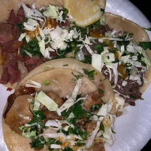 Tacos de cabeza, lengua and buche