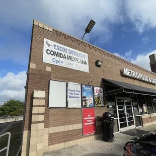 the outside of a restaurant