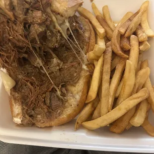 Quesatorta de Birria con Consome