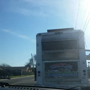 Getting my fix.... 4 tacos asada yesssss sir!