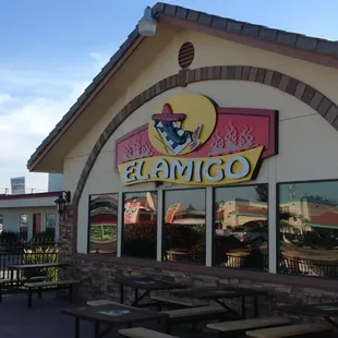the outside of the restaurant