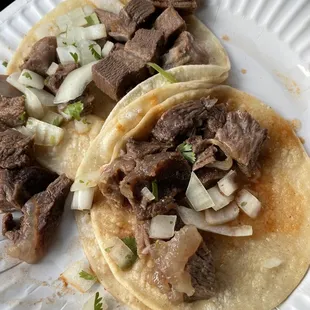 Lengua (back) and cabeza (front) taco