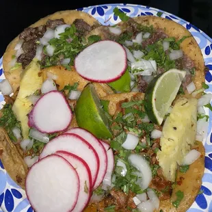 2 Al pastor, 1 lengua, 1 asada