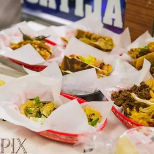 Tortas. Tacos. Burritos Qesadillas.  Nachos papas 
Asada,pollo,pastor,chorizo
,cabesa,tripa,lengua,