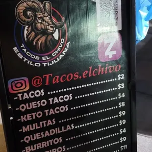 Yes, Zelle and Venmo are accepted.  Why are these guys more progressive than most restaurants?