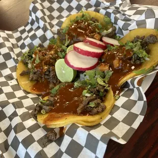 4 tacos de carne asada con todo  So delicious!