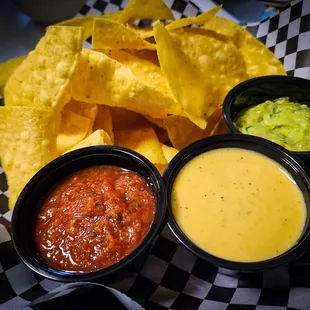 nachos and guacamole