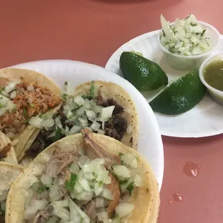 2. Plato de 5 Tacos (5 taco Plate)