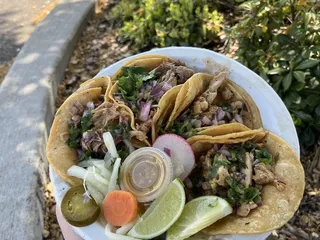 Yuyis Tacos
