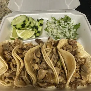 Buche Con Chorizo Tacos