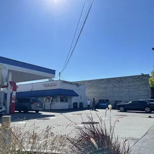 a tacos el grullense e &amp; e in a parking lot