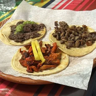 Tres tacos