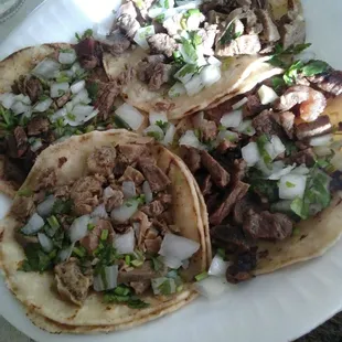 The 4 tacos 2 lengua and 2 asada