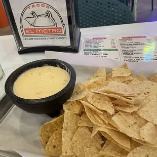 CHIPS &amp; QUESO (SM) YUM!