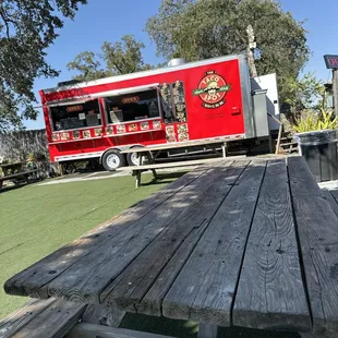 ramen and noodles, outside