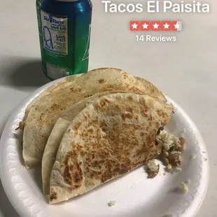 Quesadilla with Beans and Diced Cabbage!  Quesadilla con frijoles e repollo!