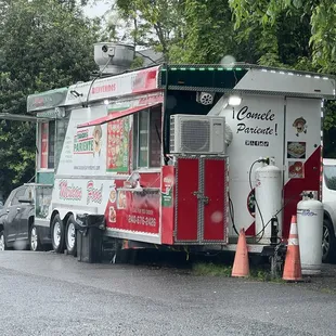Tacos El Pariente Food Truck