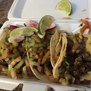 3 tacos de carne asada