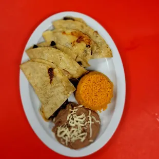 a plate of mexican food