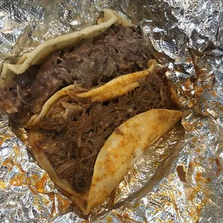 TACO BIRRIA CHIVO (GOAT )