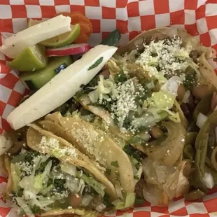4 asada tacos everything green salsa