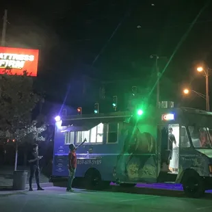 Picture of the Tacos el Podro food truck.