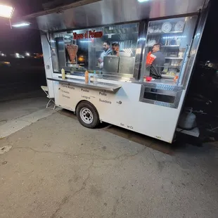 Good tacos at an affordable price. Fast too!