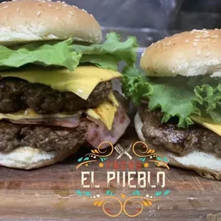 Hawaiian Hamburger *meet , cheese, ham, lettuce                            Traditional hamburger * ham, meet, cheese, lettuce, tomato, onion