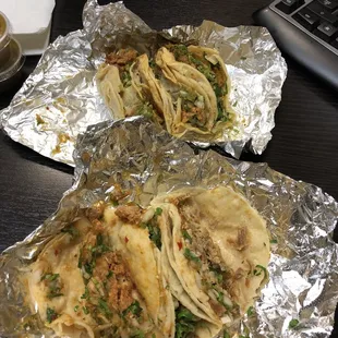 Top 3 is chicken, bottom 3 is mixed.. cant really see what it is lol