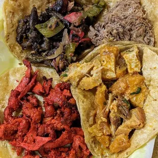 Trompo, Chicharrón, Alambre, Tlaqupaque Tacos | Instagram: @telephonesmoothie