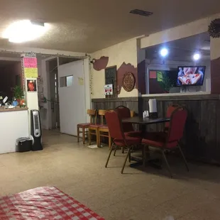 This place deserves more business. Cash only.