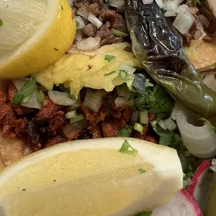 Tacos al pastor con piña