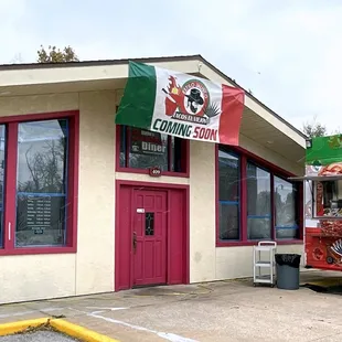 Brick &amp; Mortar Restaurant Coming Soon at the Food Truck&apos;s Location