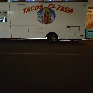 This food truck is so good, they have a really tasty food and poeple that work there are so nice .thank you.