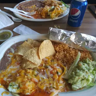 One of my favorite breakfast dish, Huevos Rancheros!!! Perfect yummy ranchero sauce,very filling.