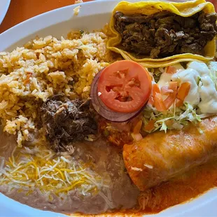 a plate of mexican food