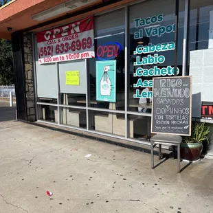 the outside of a restaurant