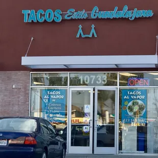 Cabeza, lengua, asada, labio and cachete