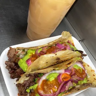 Dos quesadillas un agua de cebada