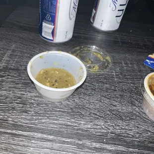 Very little amounts of Green salsa given