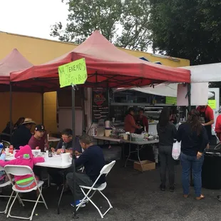 ramen and noodles, outside