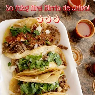 2 de res, 2 de chivo, &amp; consomé de chivo!